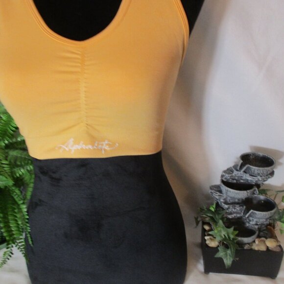 Alphaleta Cross-Back Sports Bra EUC Medium - Picture 3 of 14